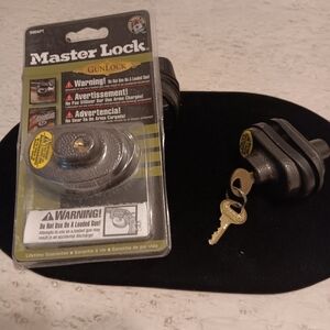 (1) Master Lock Gun Lock with Keys